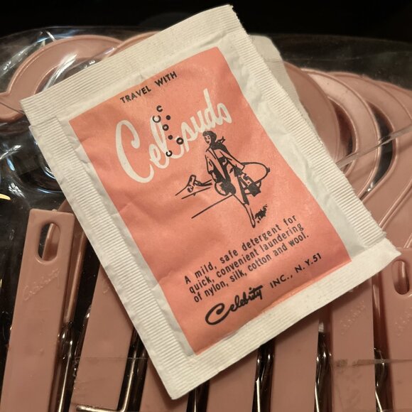 Vintage 50s Cel Suds Celebrity Travel Laundry Kit Pink Clips & Soap Mid Century - Picture 6 of 6